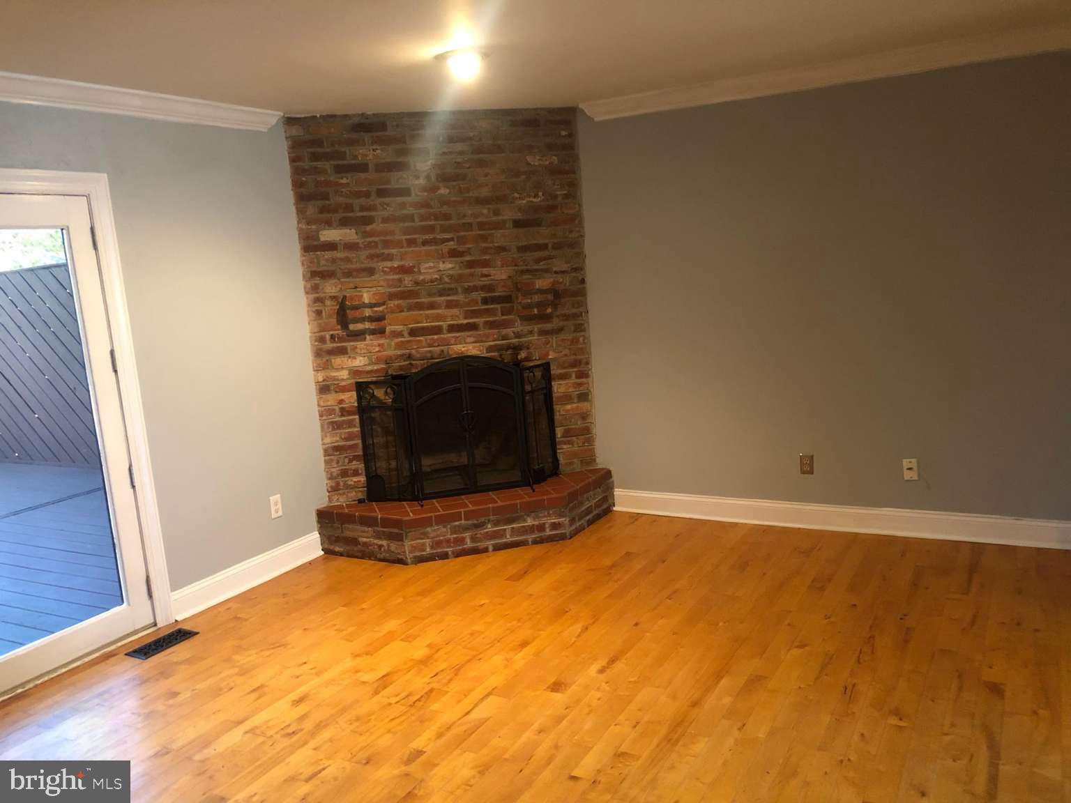 21 Servan Ct