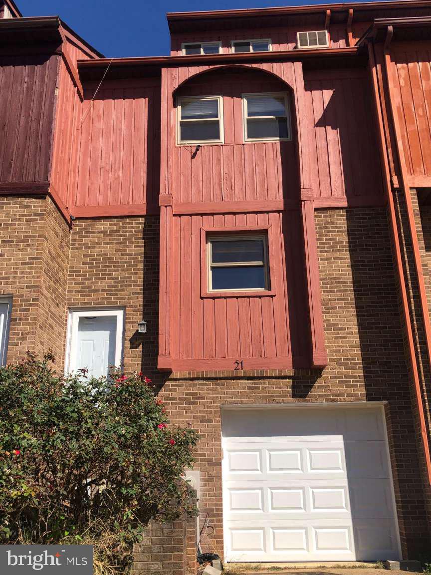 21 Servan Ct
