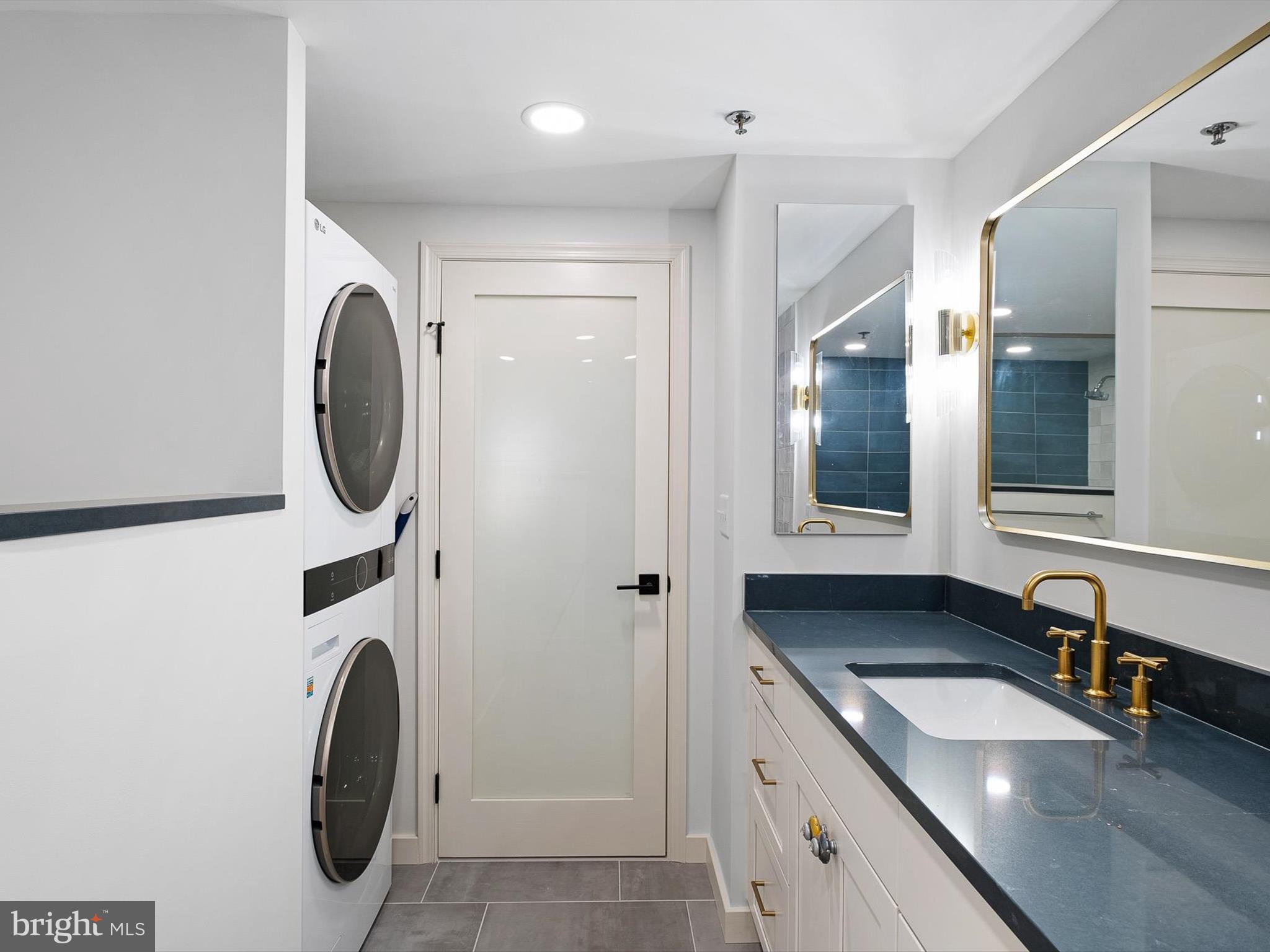 1100-Unit 1108 Lovering Ave #1108