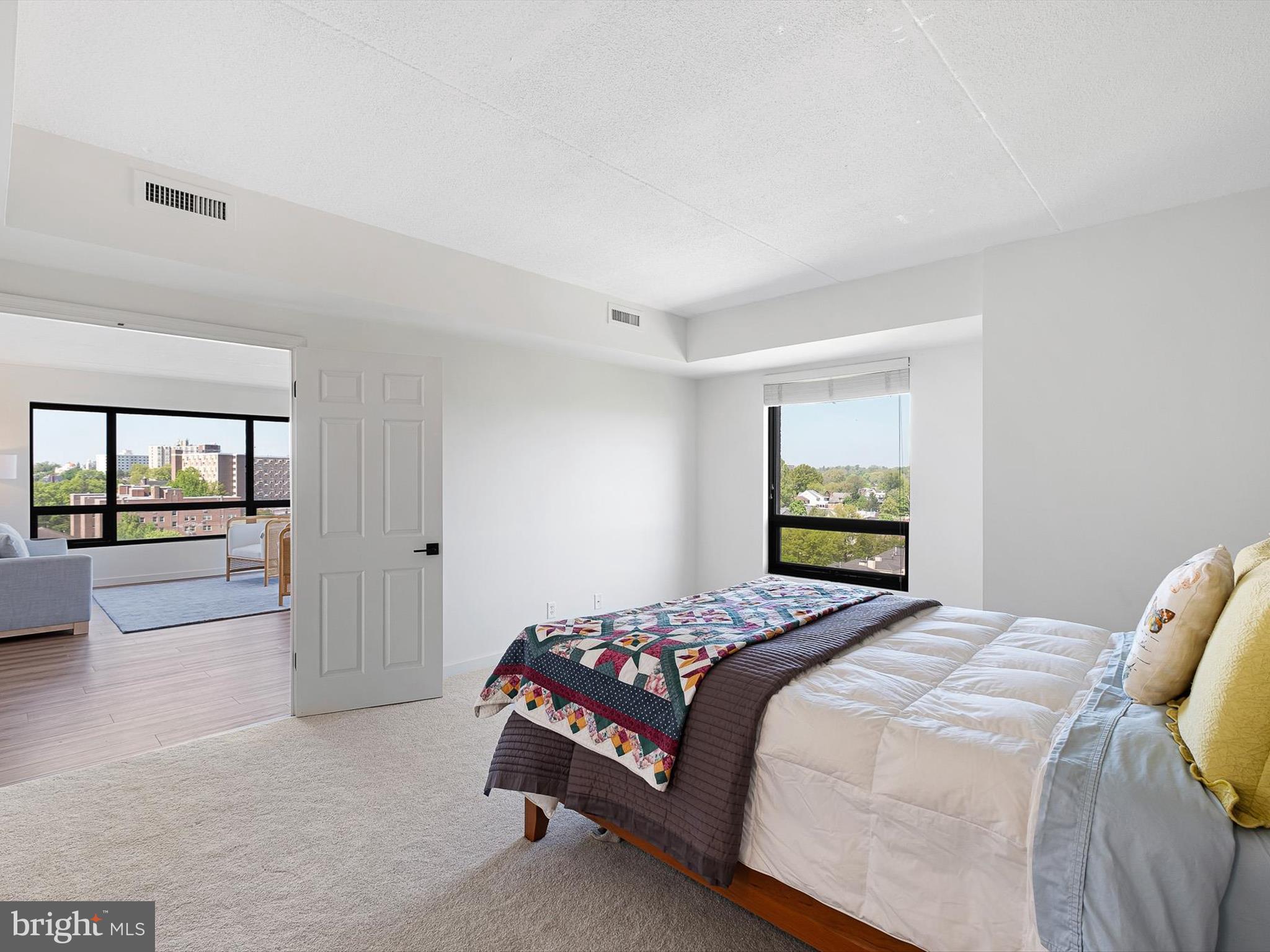 1100-Unit 1108 Lovering Ave #1108
