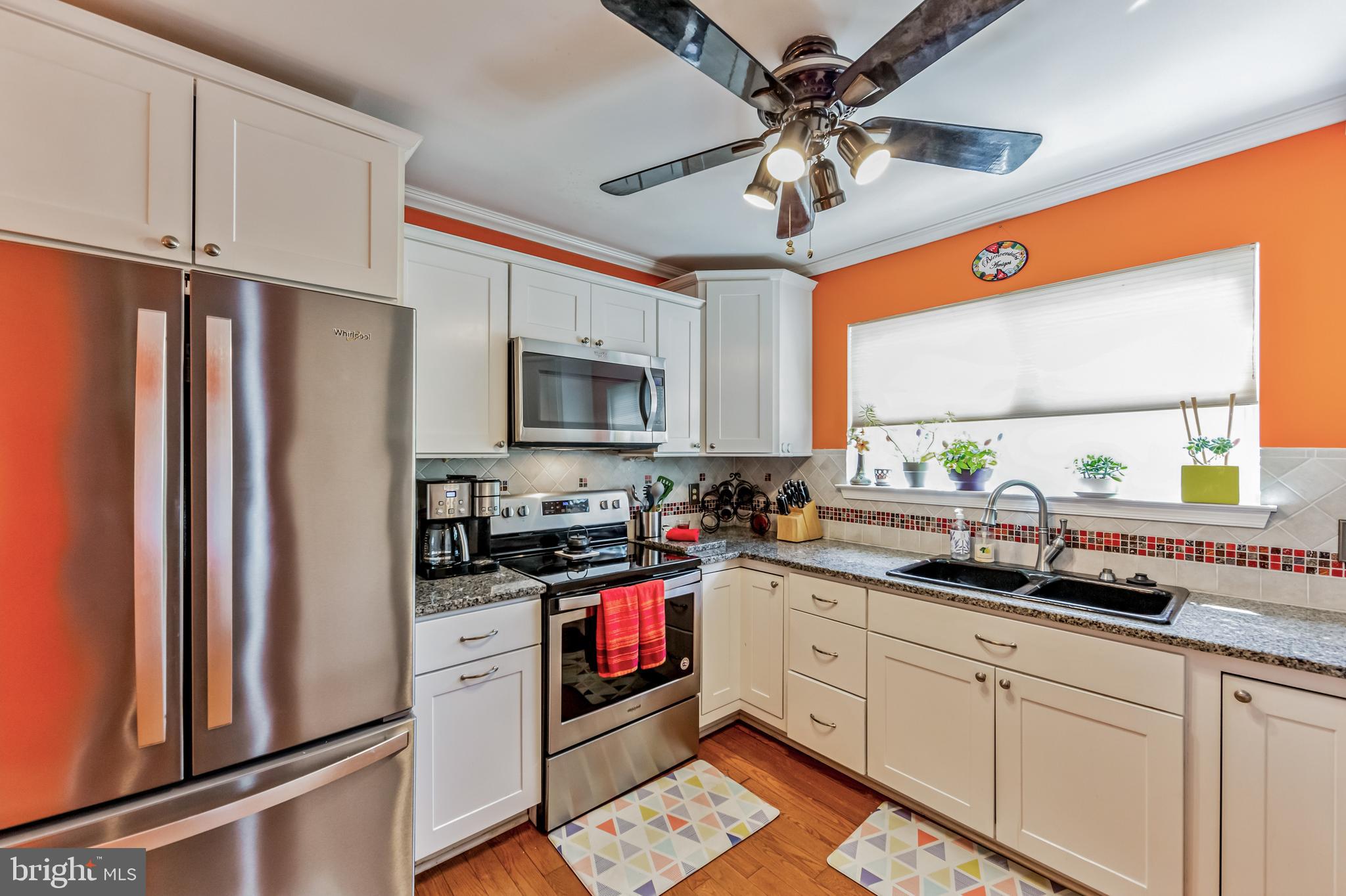 305 Lynley Ln