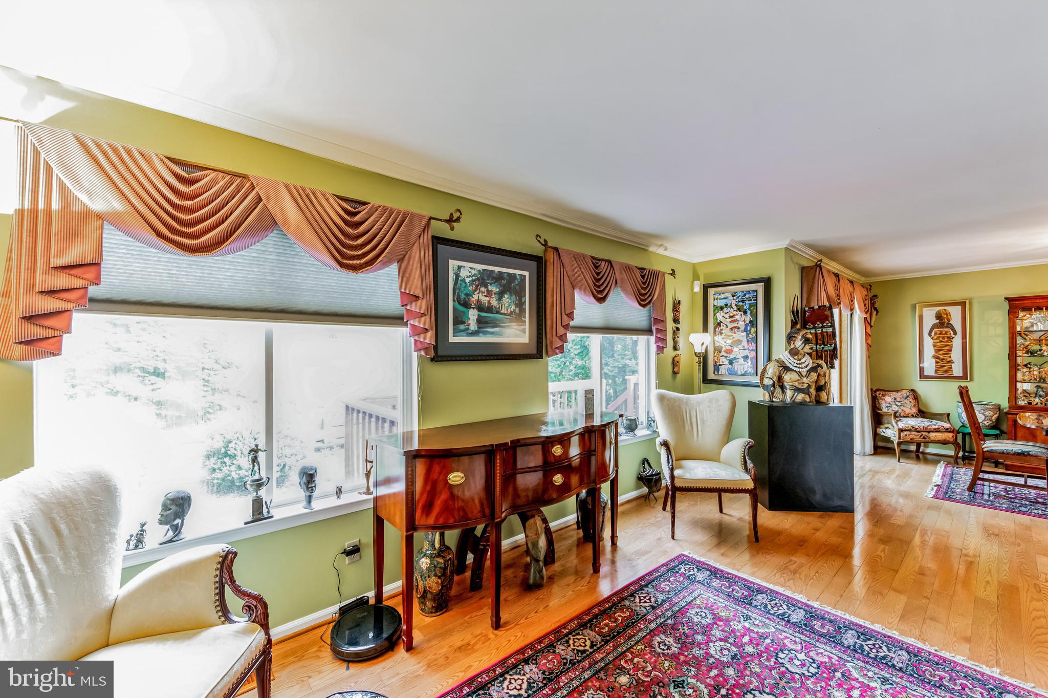 305 Lynley Ln