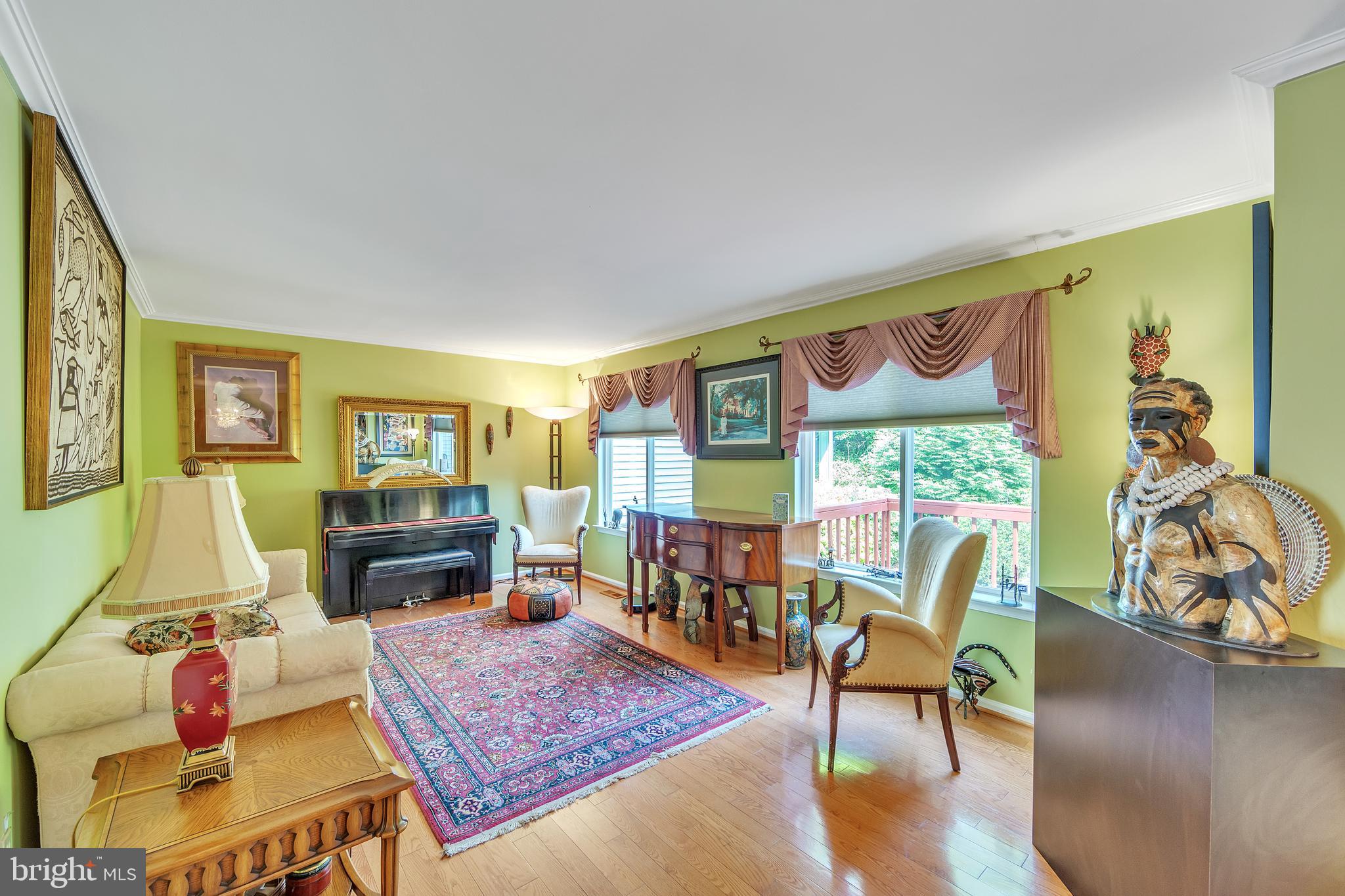 305 Lynley Ln