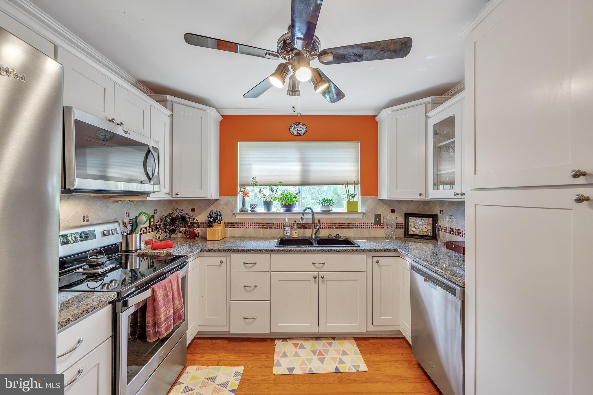 305 Lynley Ln