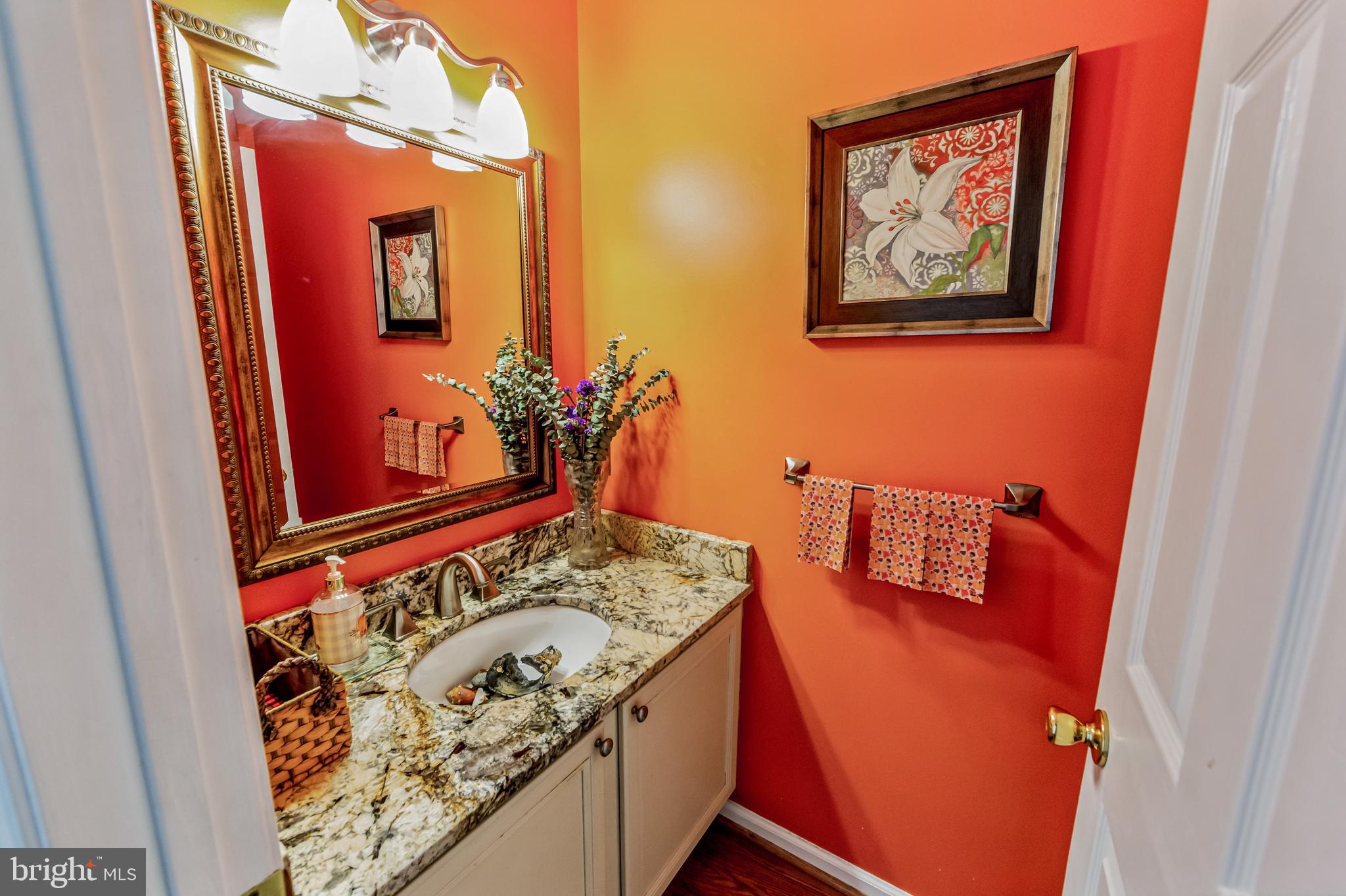 305 Lynley Ln