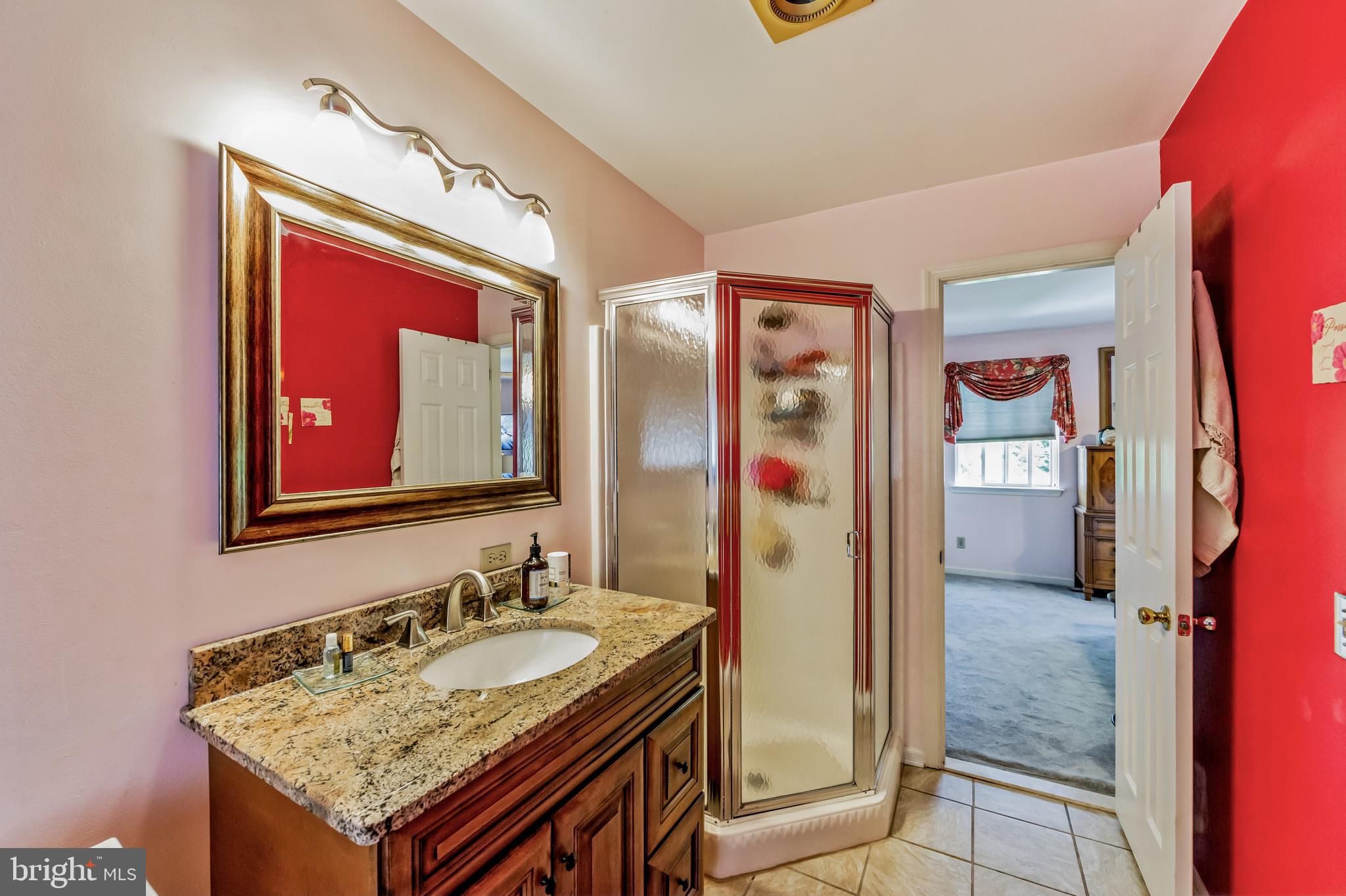 305 Lynley Ln