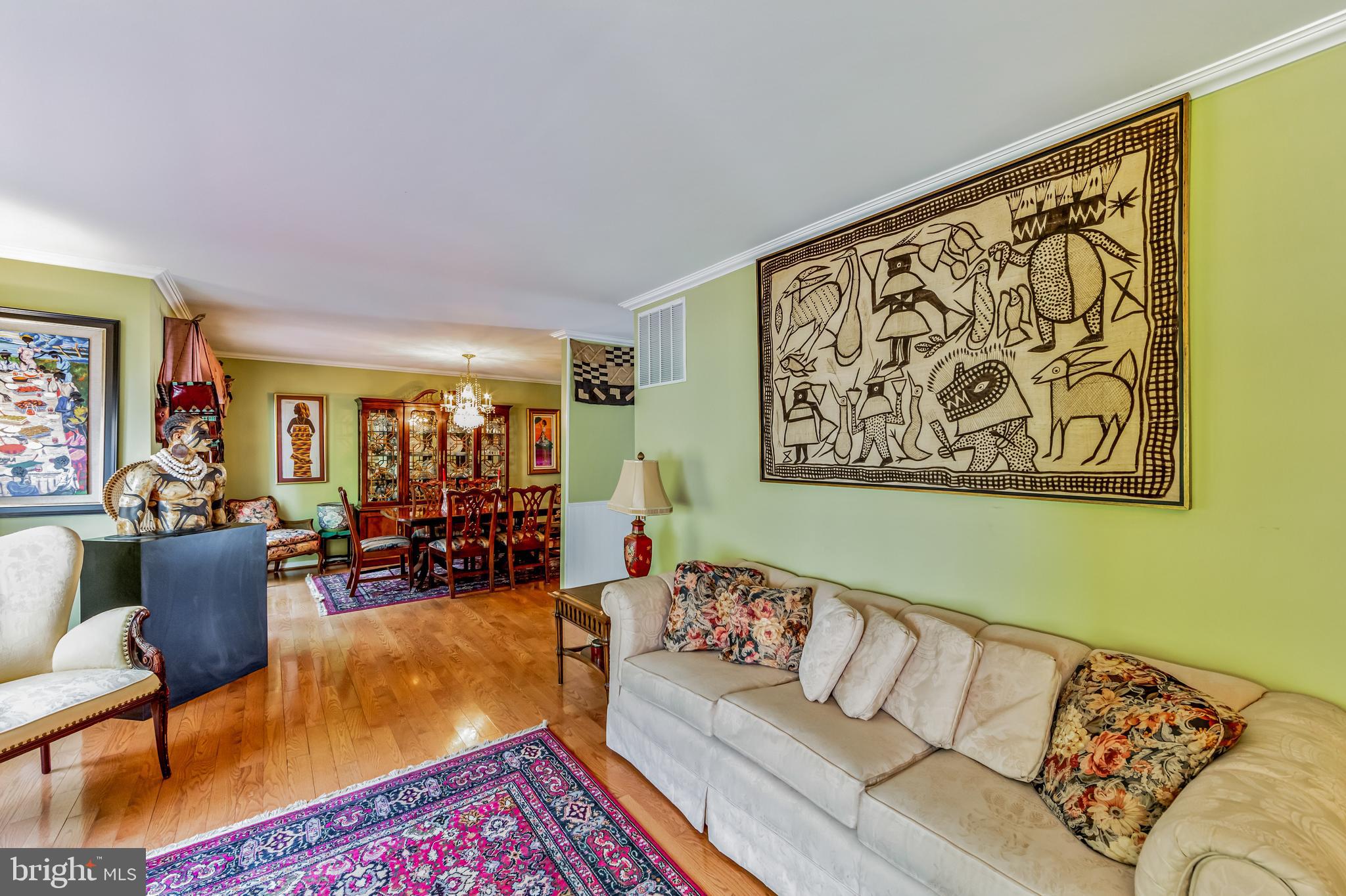 305 Lynley Ln