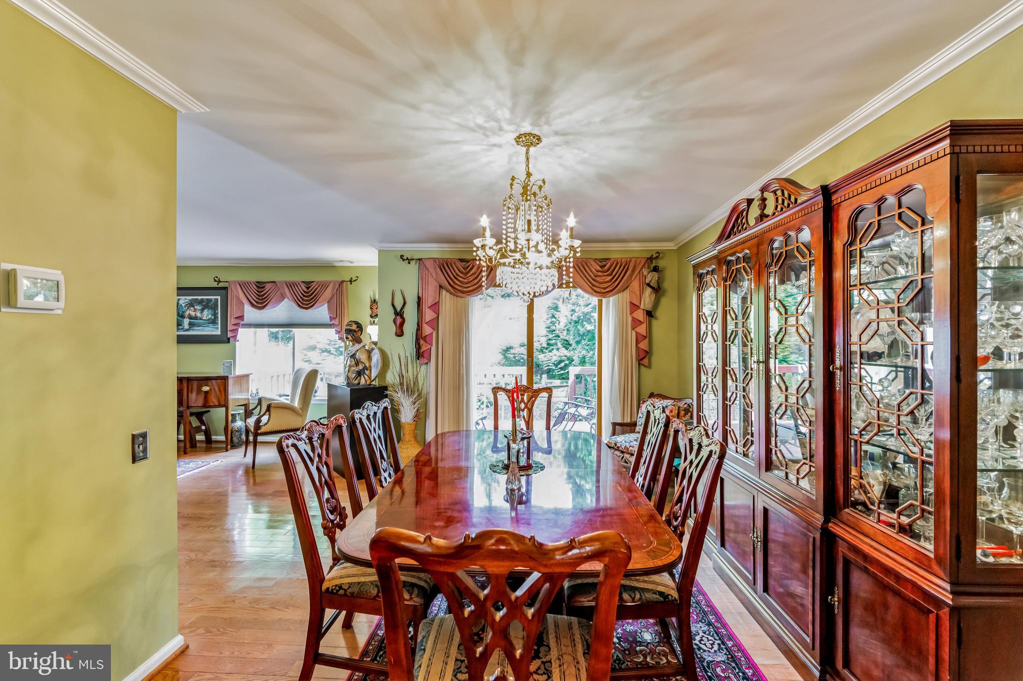 305 Lynley Ln