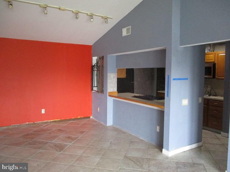 2206 Waters Edge Dr #47