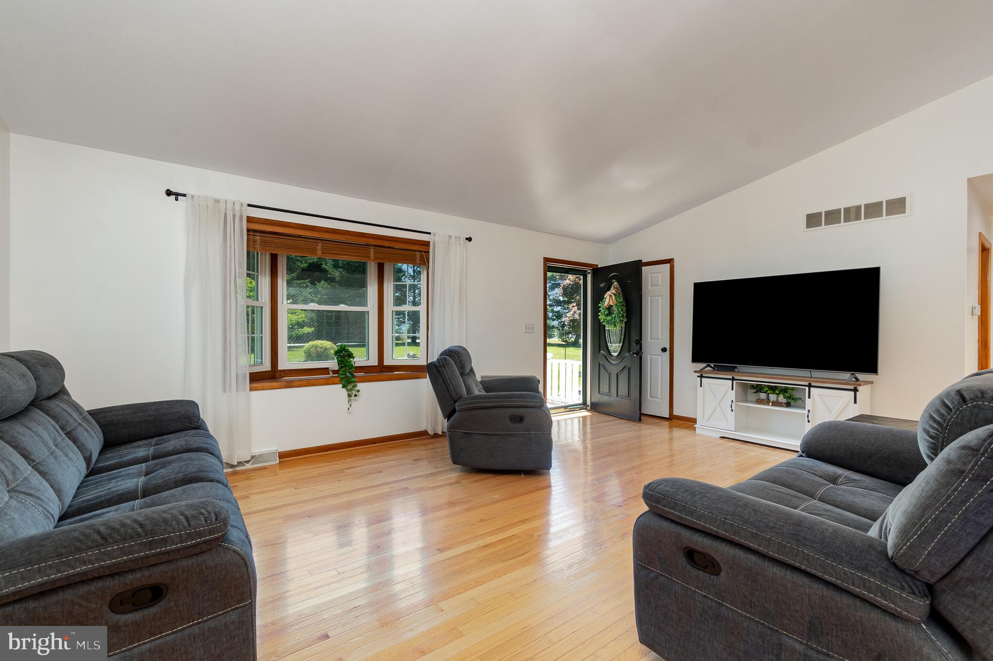 303 Thomas Corner Rd