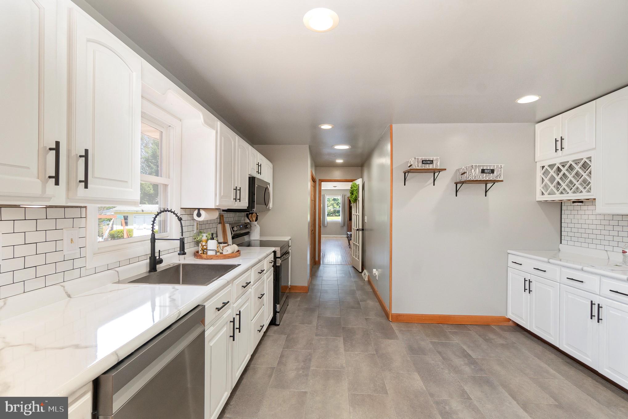 303 Thomas Corner Rd