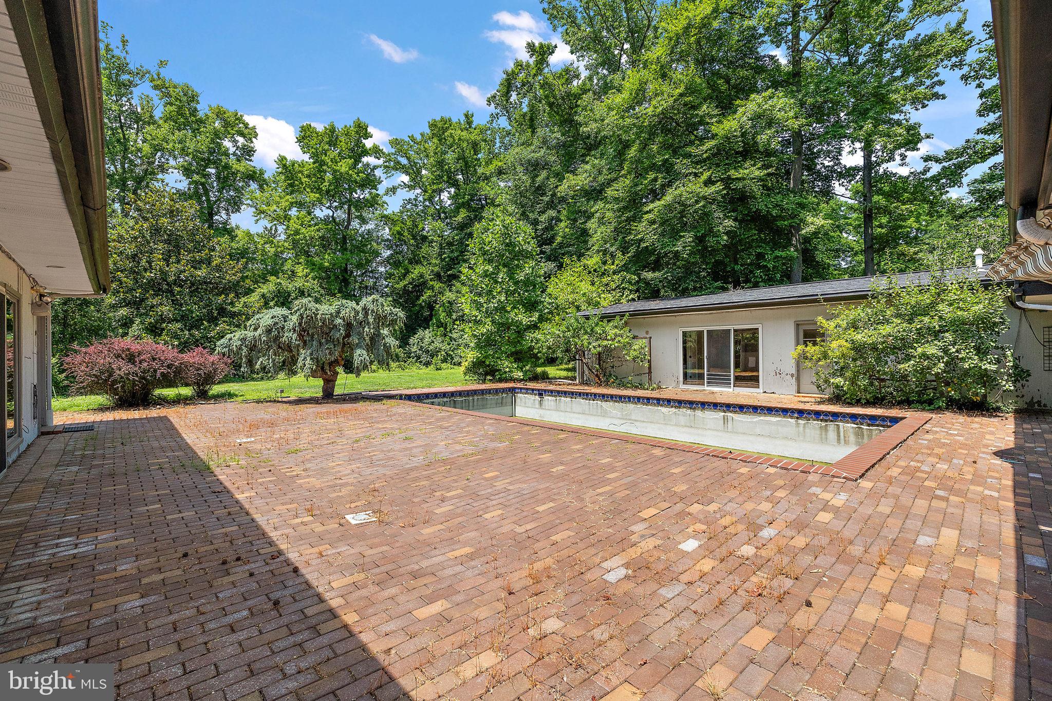 1725 Gunning Dr