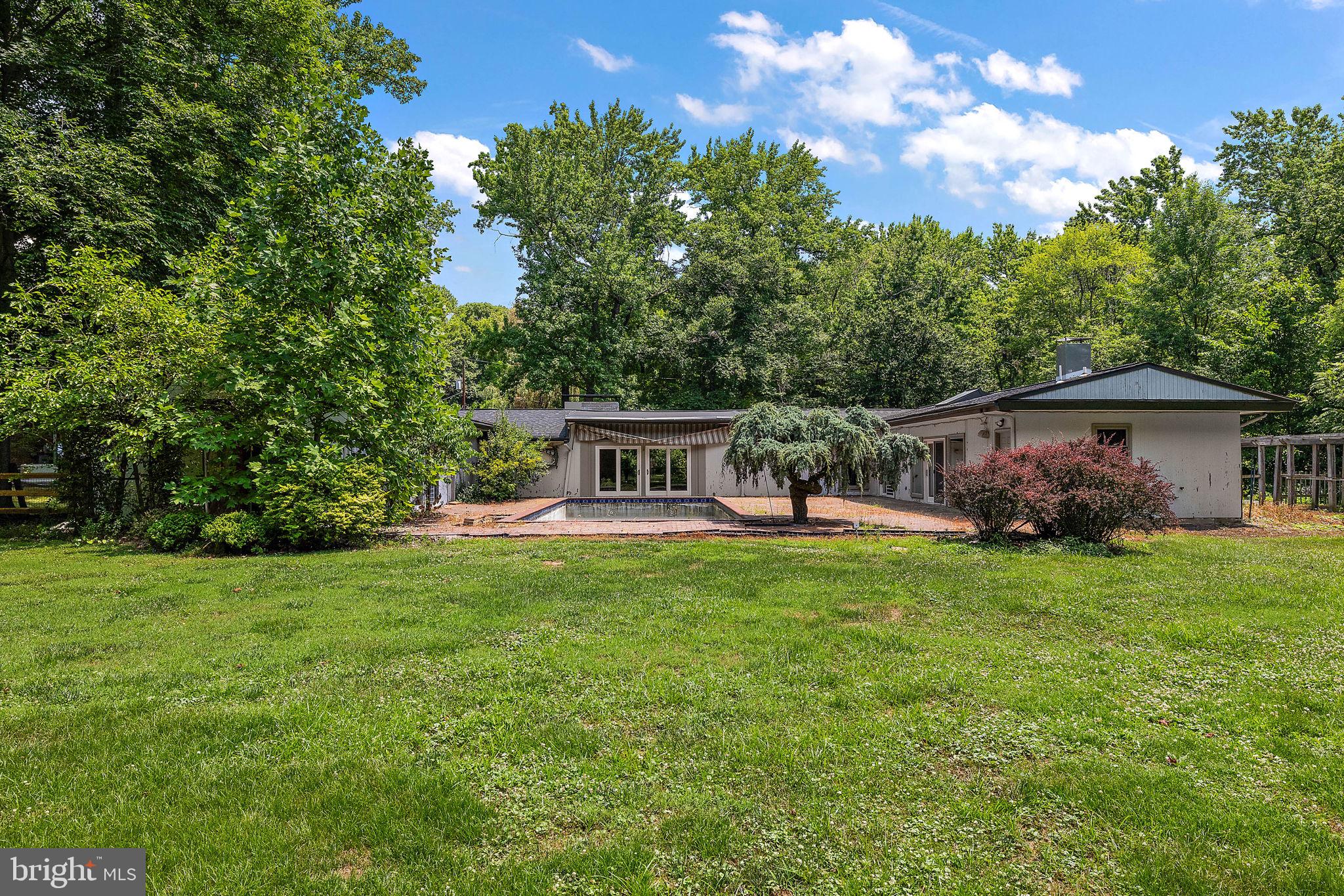 1725 Gunning Dr