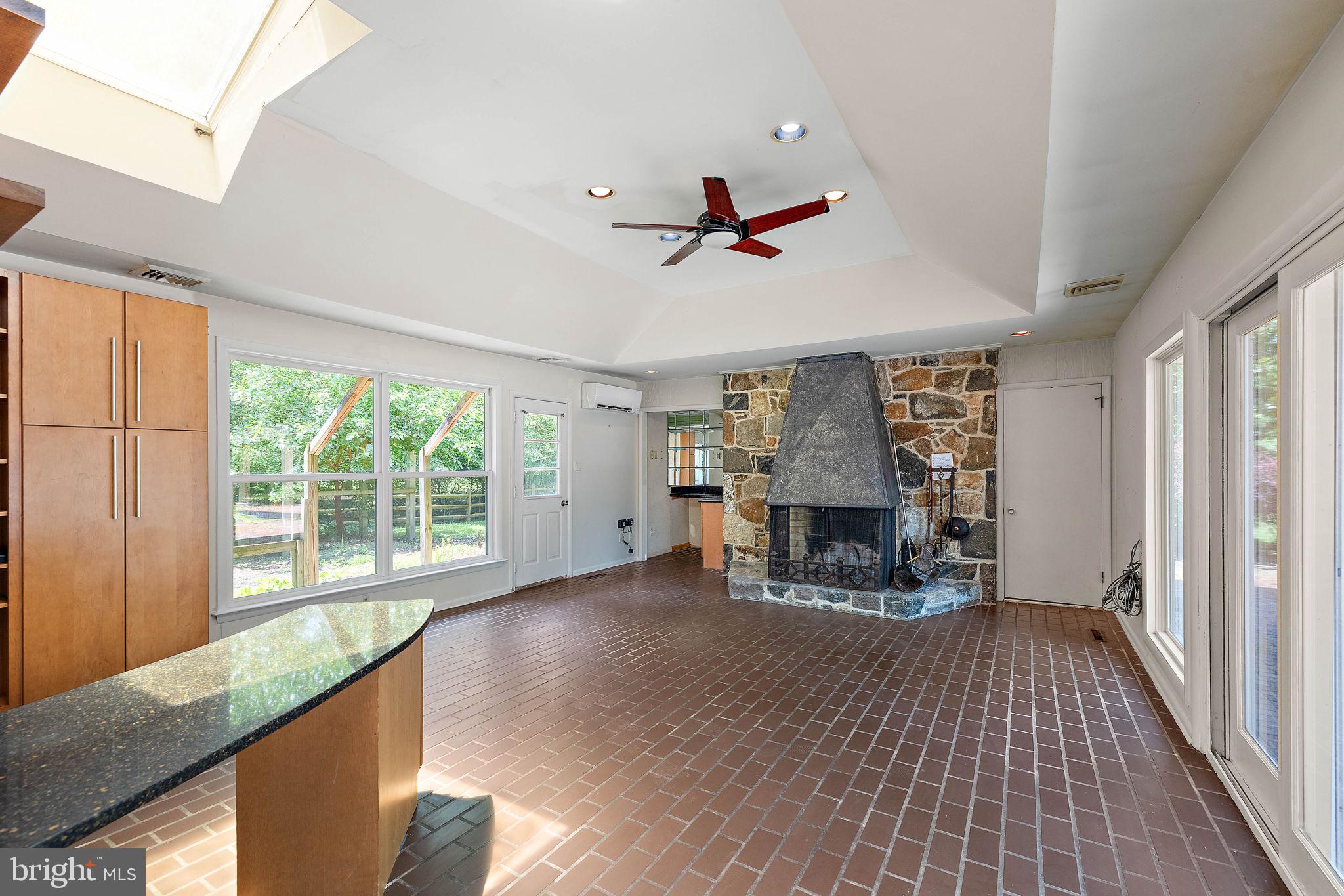 1725 Gunning Dr