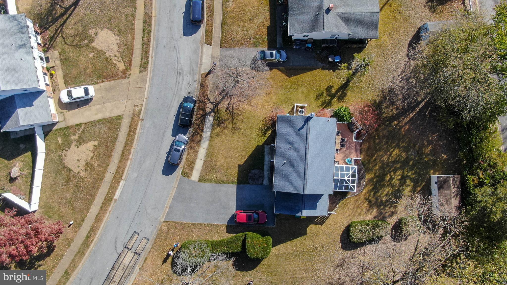 715 Plumtree Ln