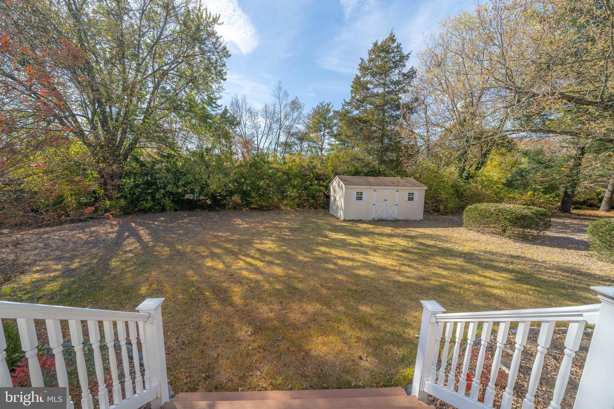 715 Plumtree Ln