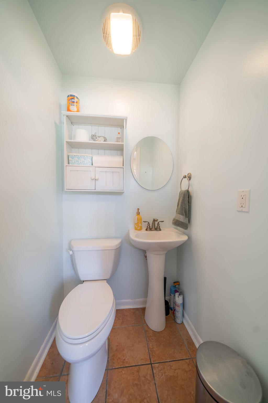 715 Plumtree Ln