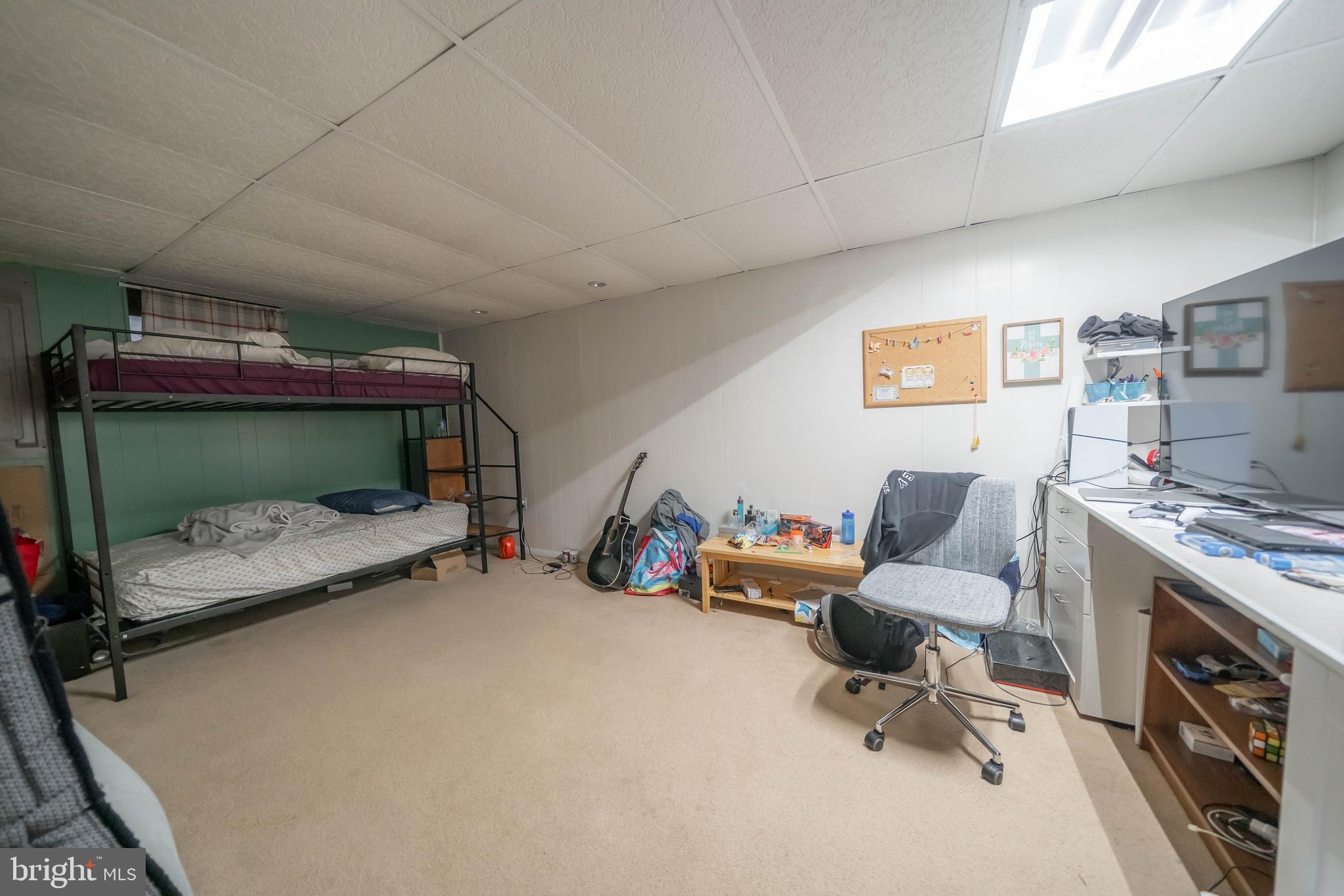 715 Plumtree Ln