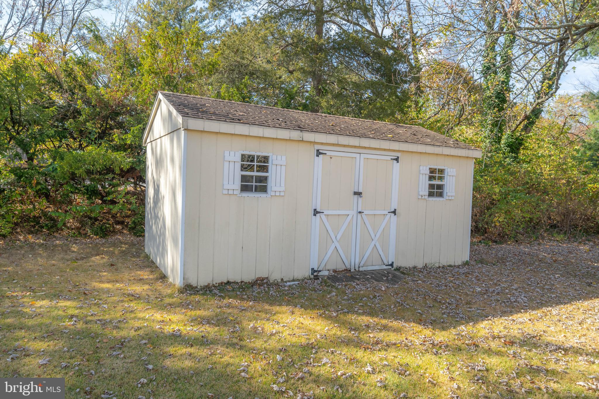 715 Plumtree Ln