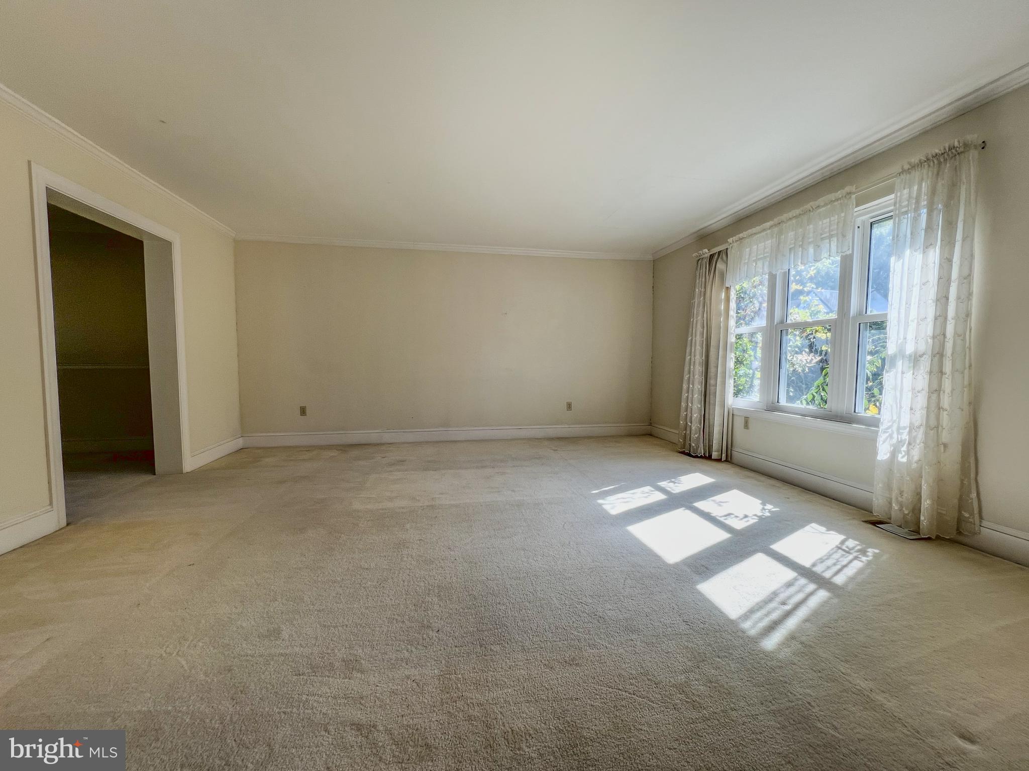 741 Fox Chase Cir