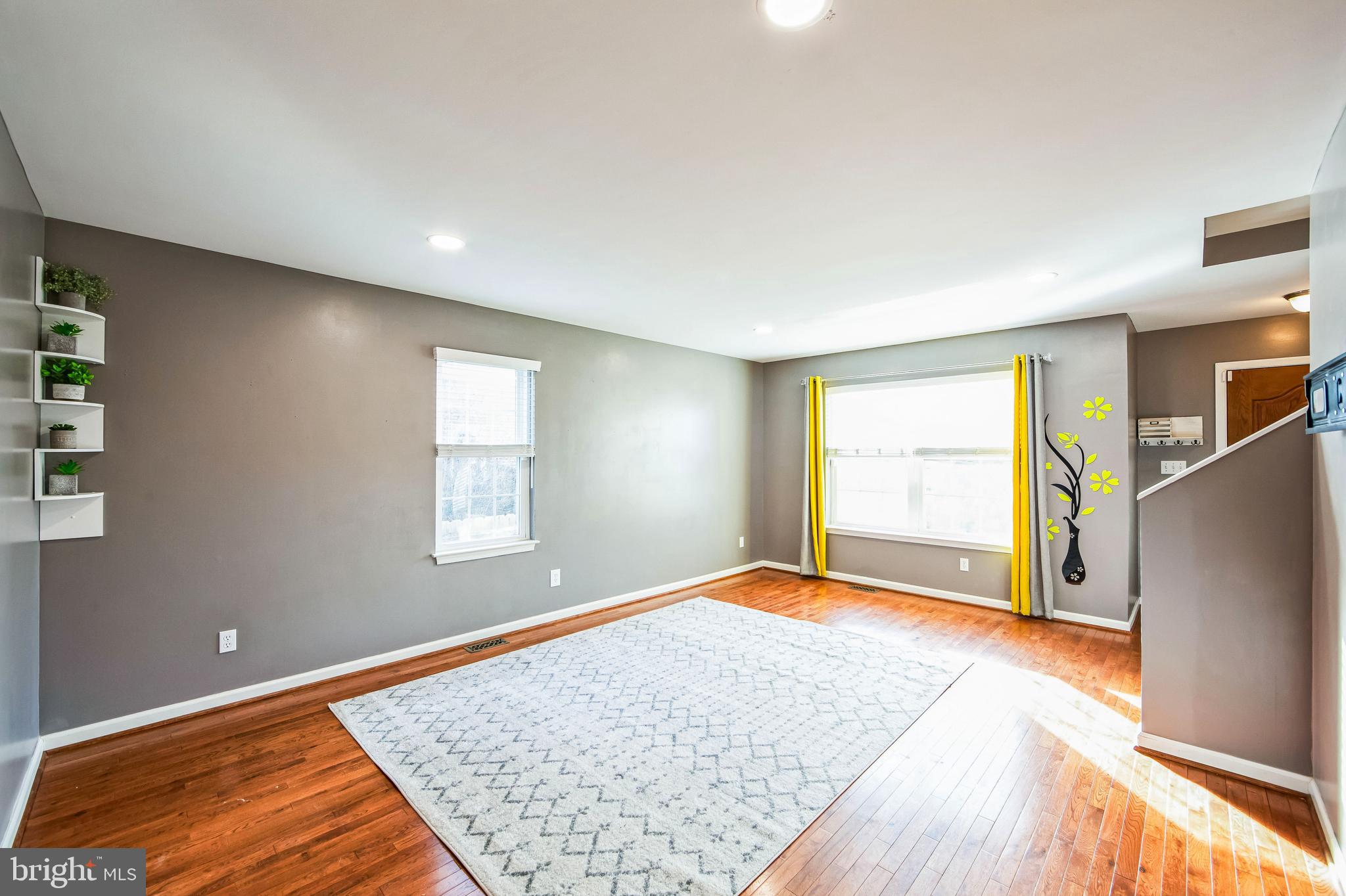 241 W Champlain Ave