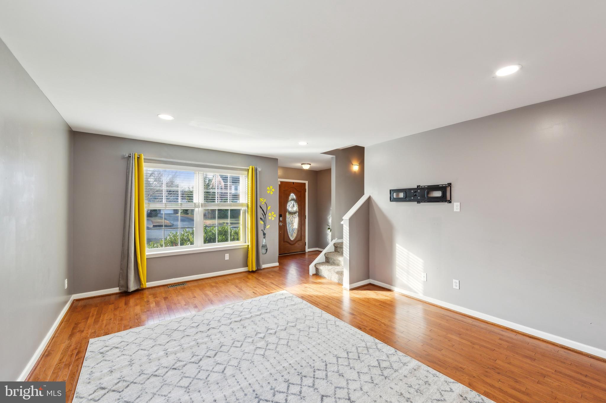 241 W Champlain Ave