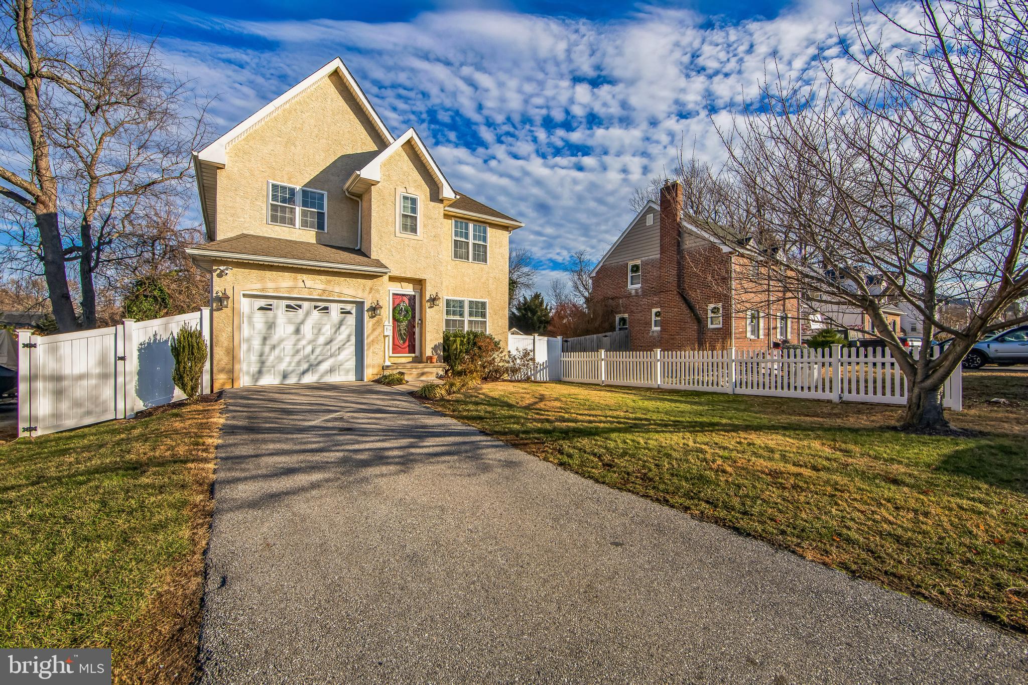 241 W Champlain Ave