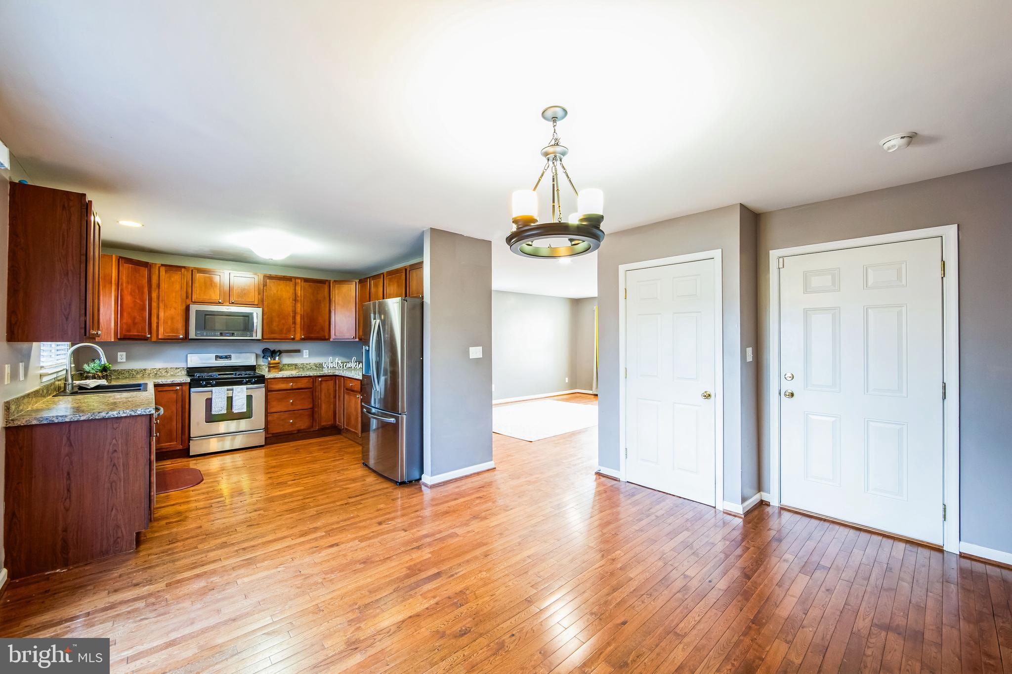 241 W Champlain Ave