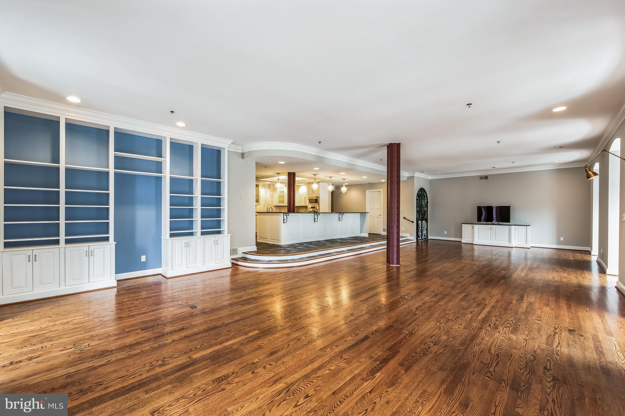 1706 N Park Dr #5