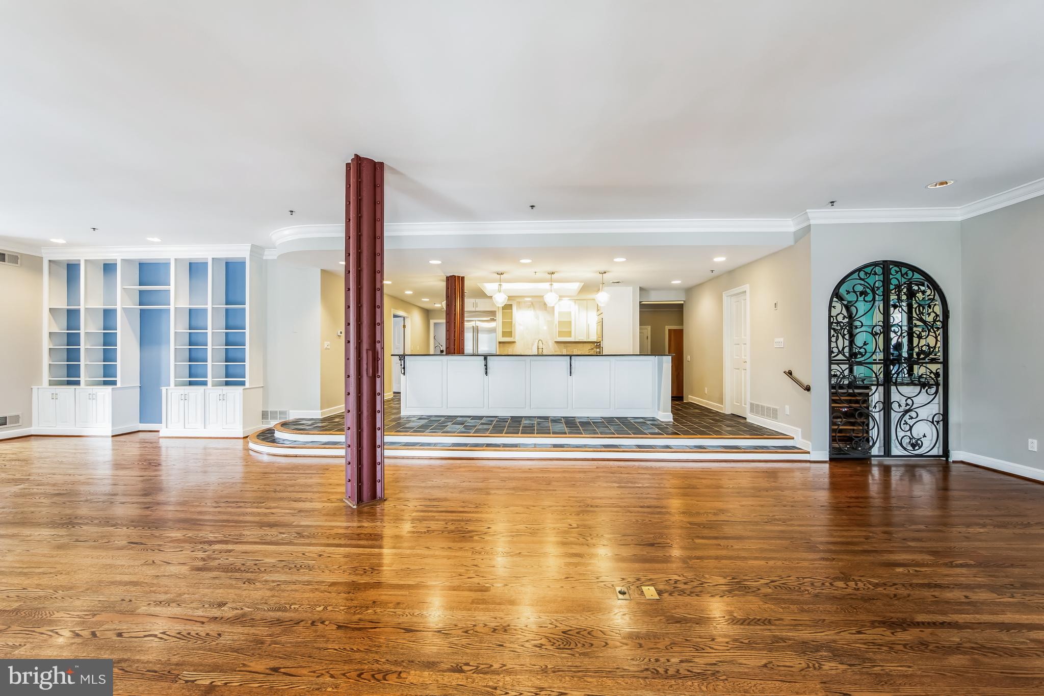 1706 N Park Dr #5