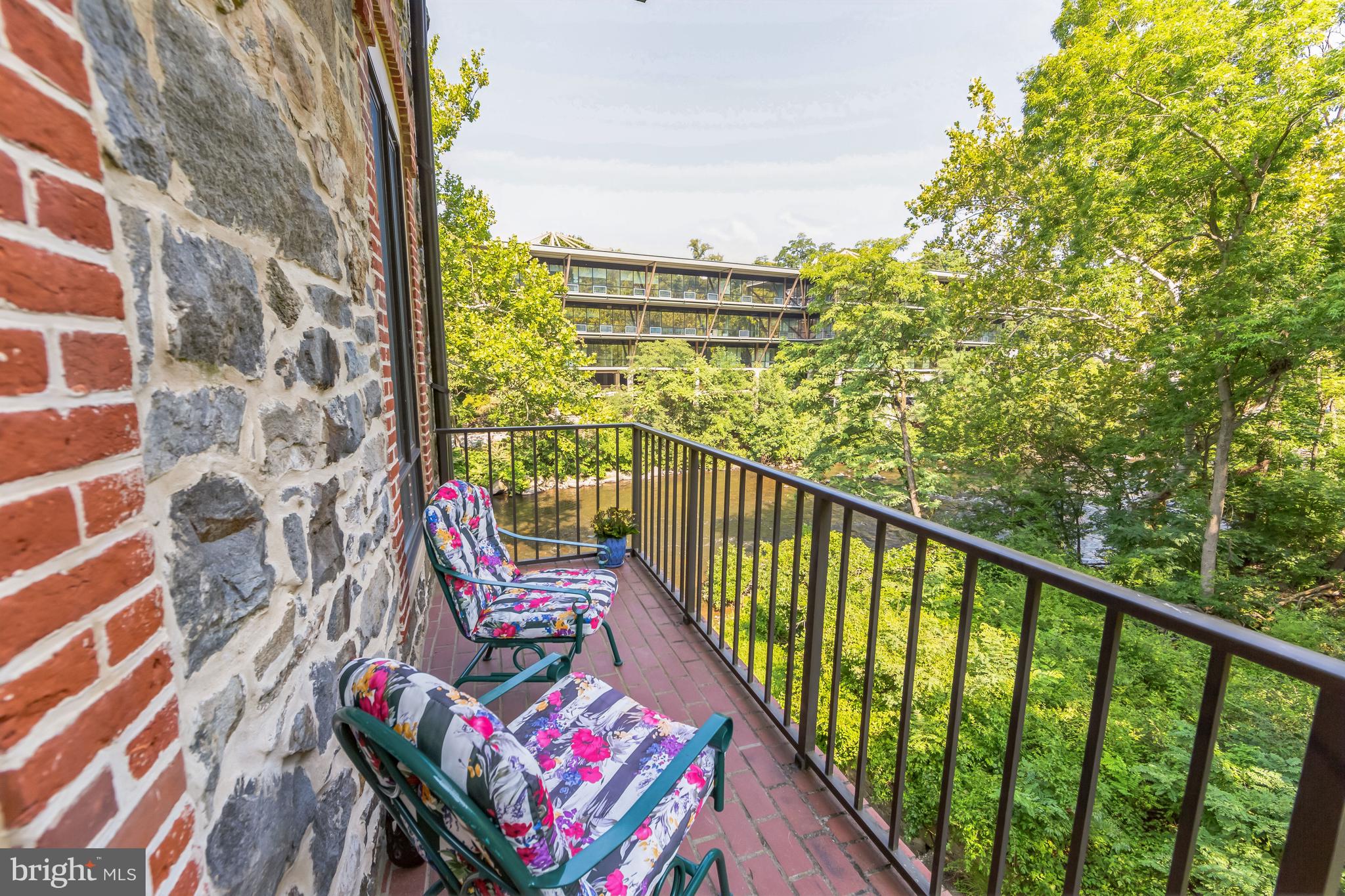 1706 N Park Dr #5