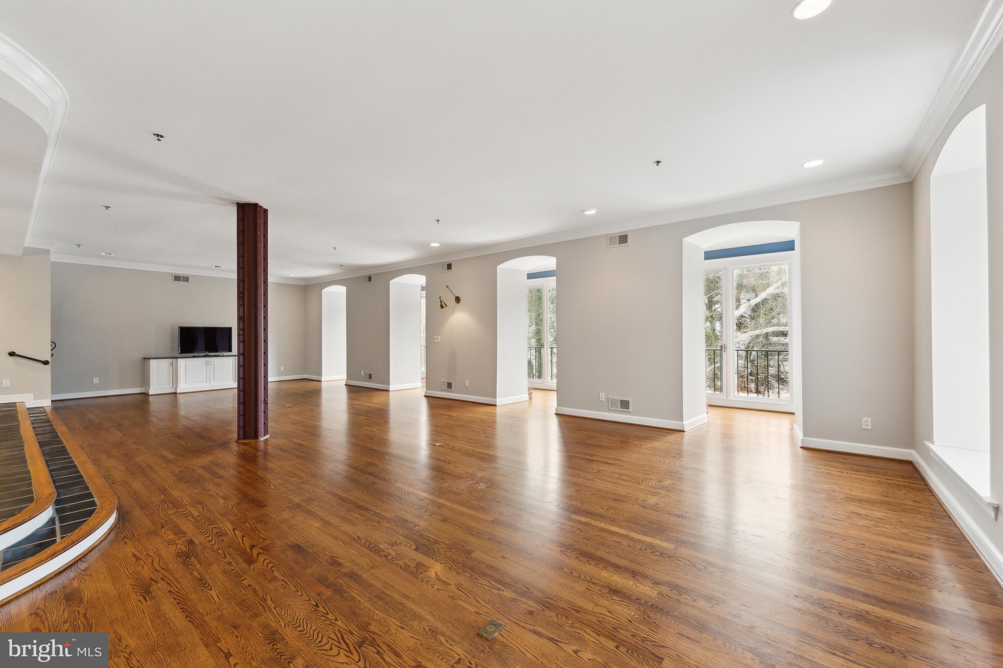 1706 N Park Dr #5