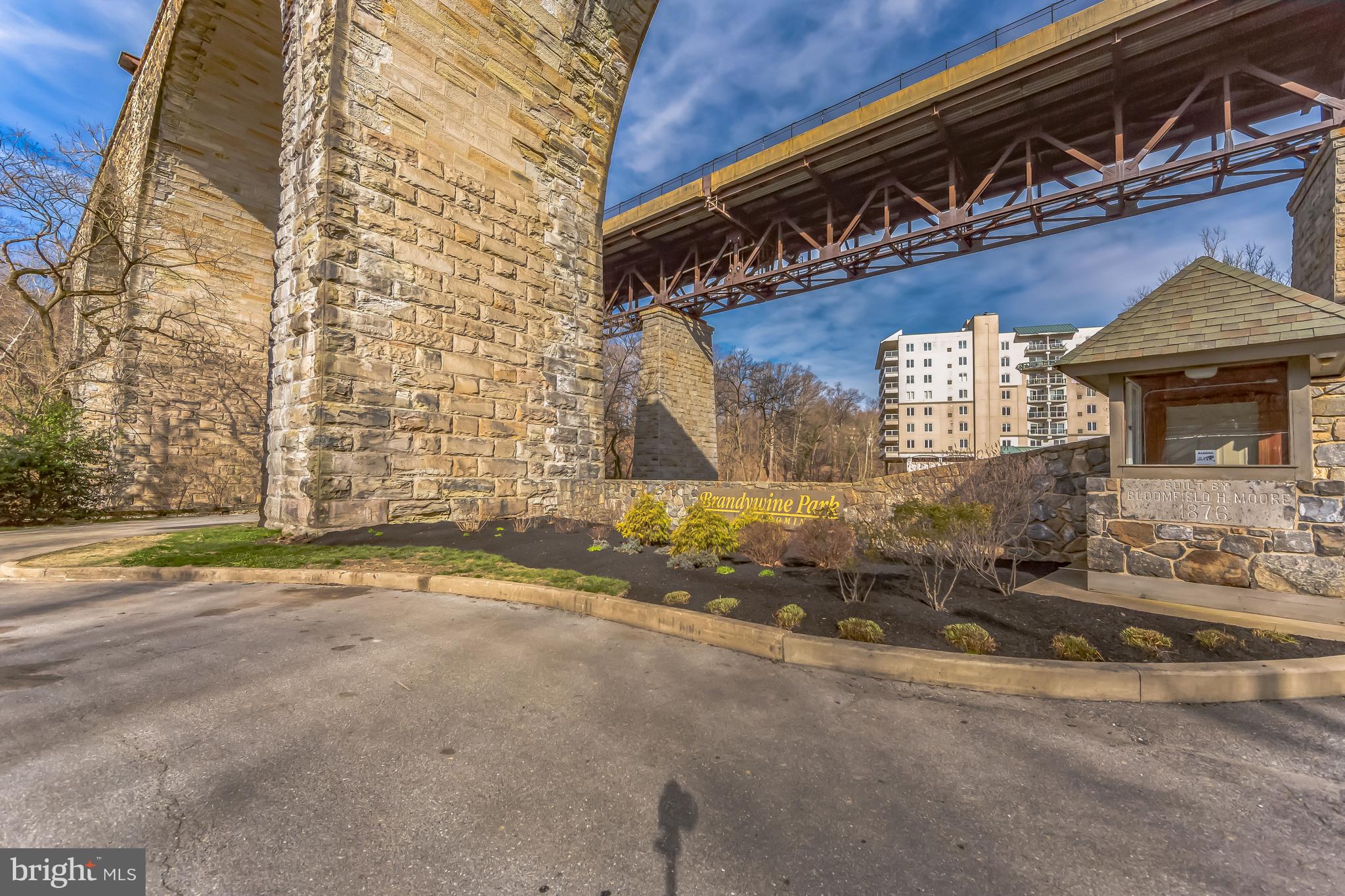 1706 N Park Dr #5