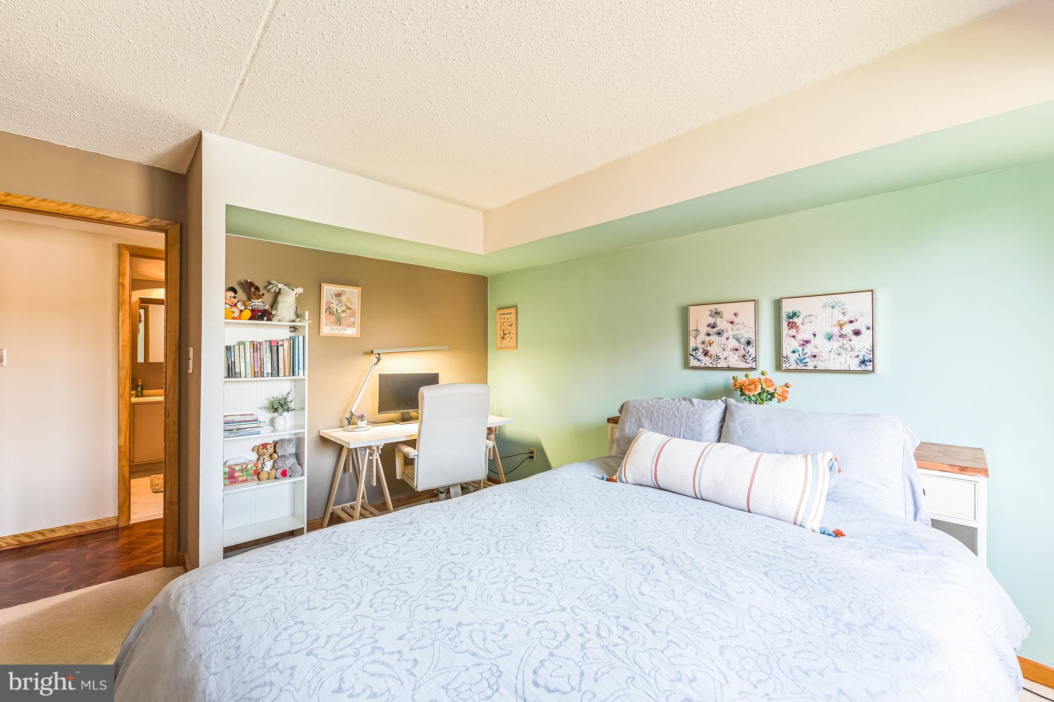 4700 Linden Knoll Dr #431
