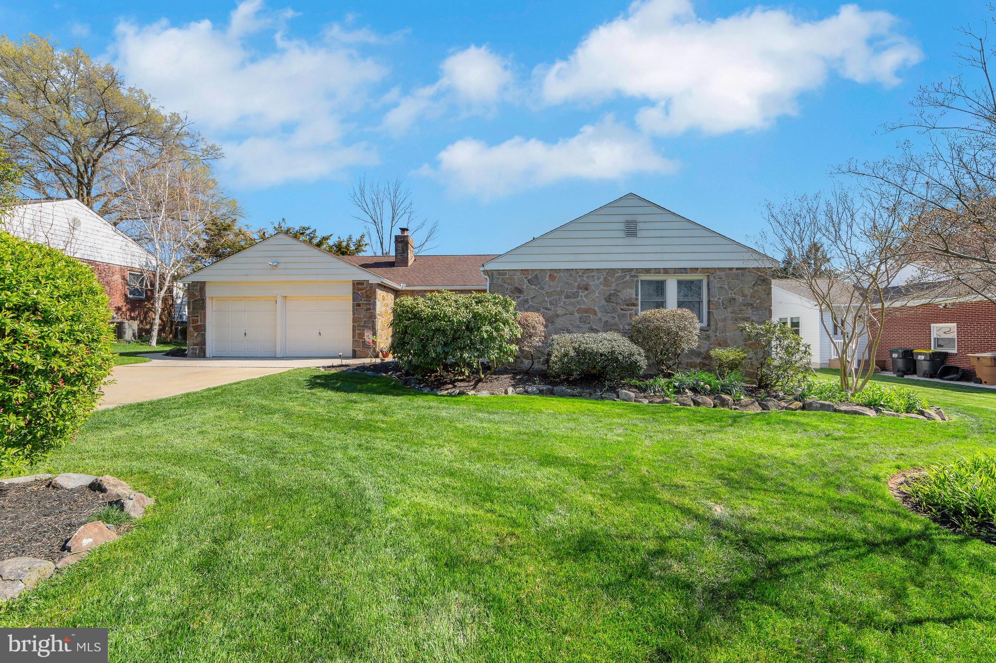 4660 Malden Dr