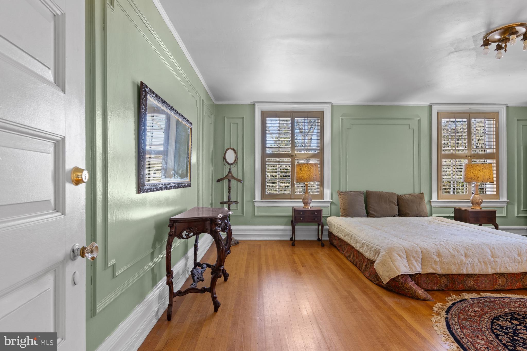 1908 WOODLAWN AVENUE