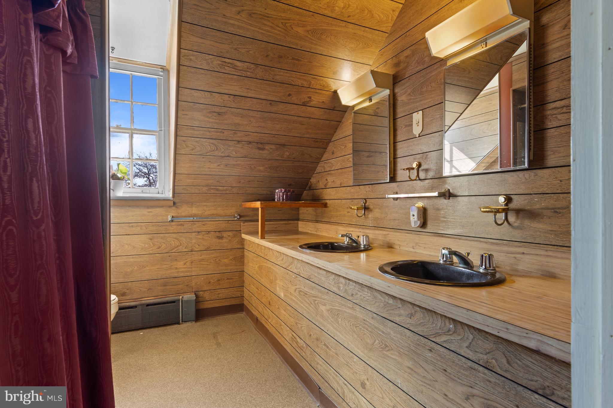 1908 WOODLAWN AVENUE