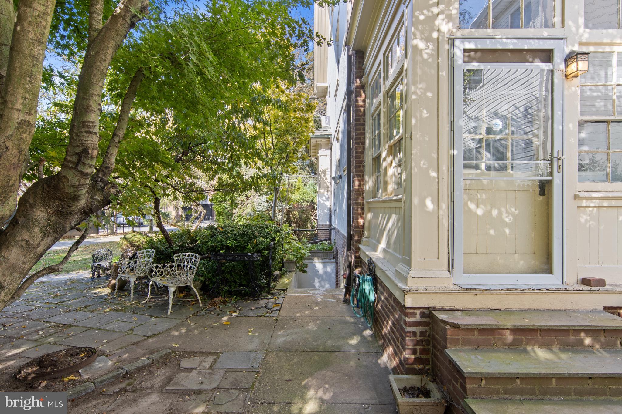 1908 WOODLAWN AVENUE