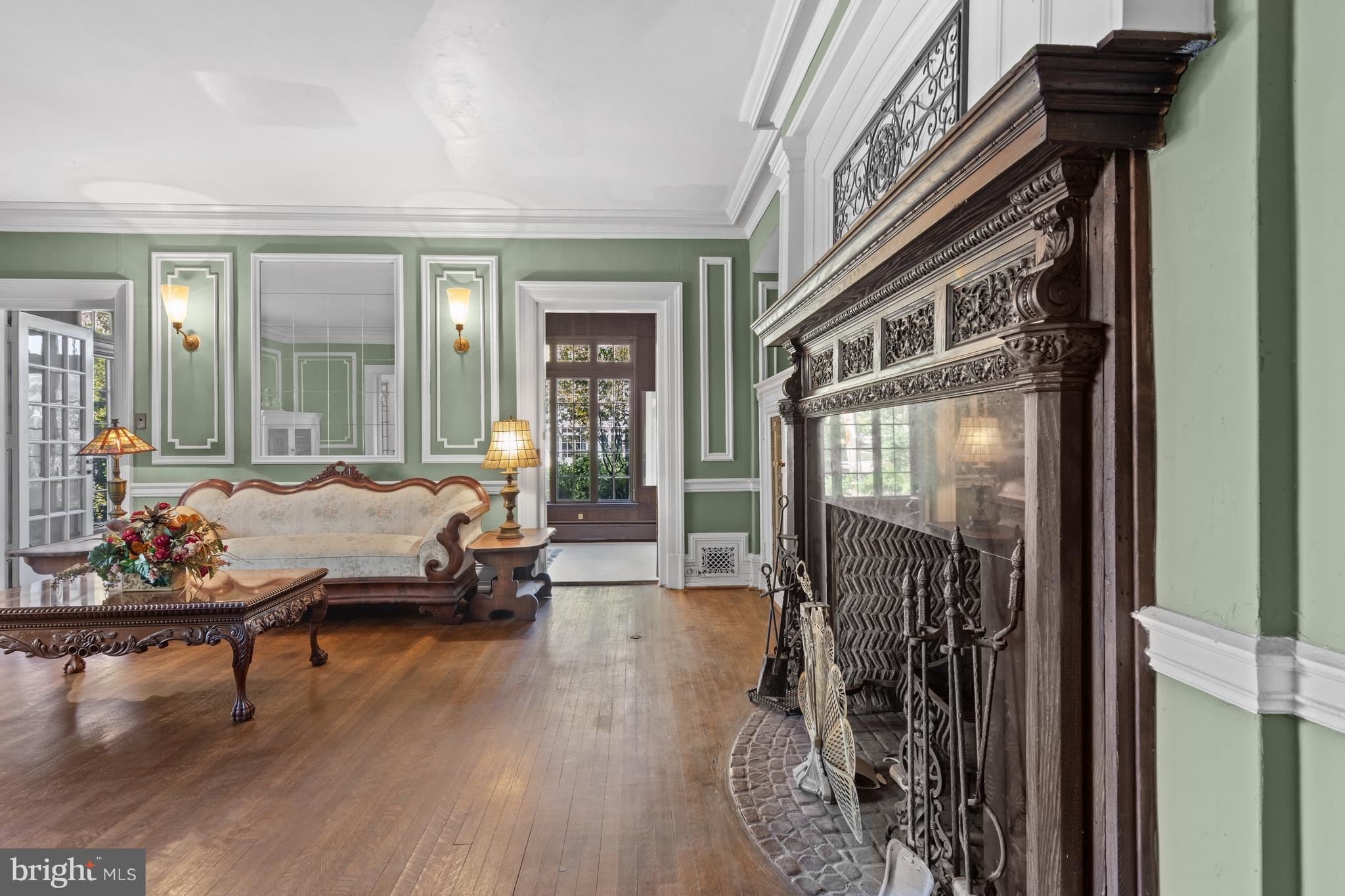 1908 WOODLAWN AVENUE