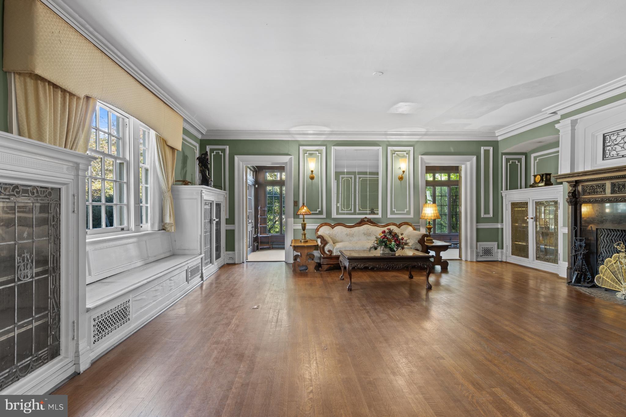 1908 WOODLAWN AVENUE