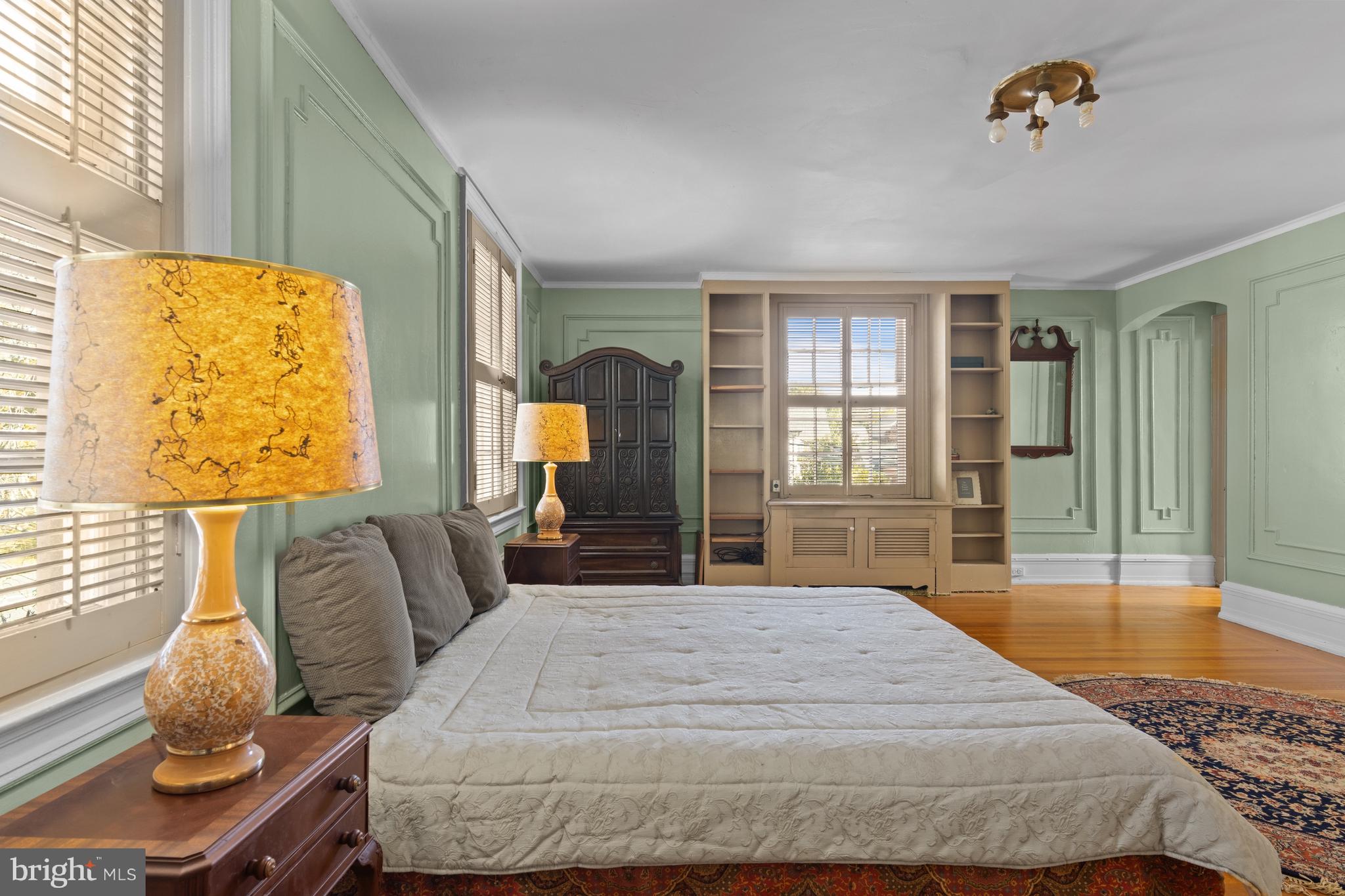 1908 WOODLAWN AVENUE