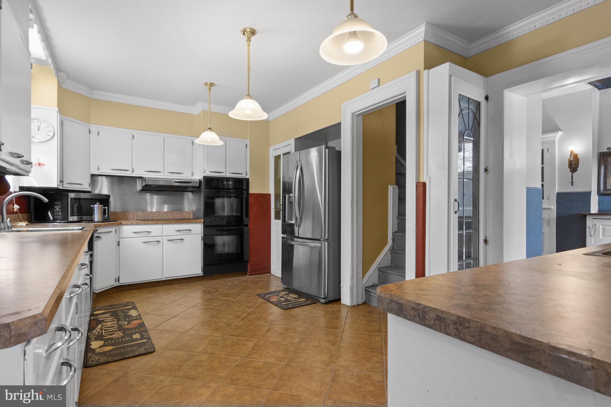 1908 WOODLAWN AVENUE