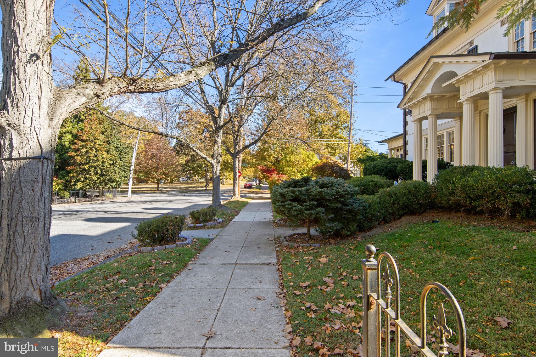 1908 WOODLAWN AVENUE