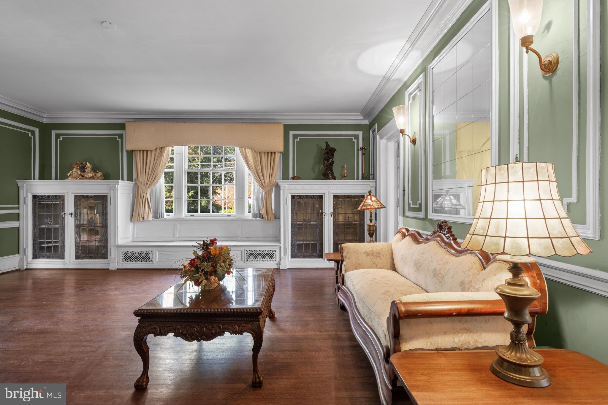 1908 WOODLAWN AVENUE