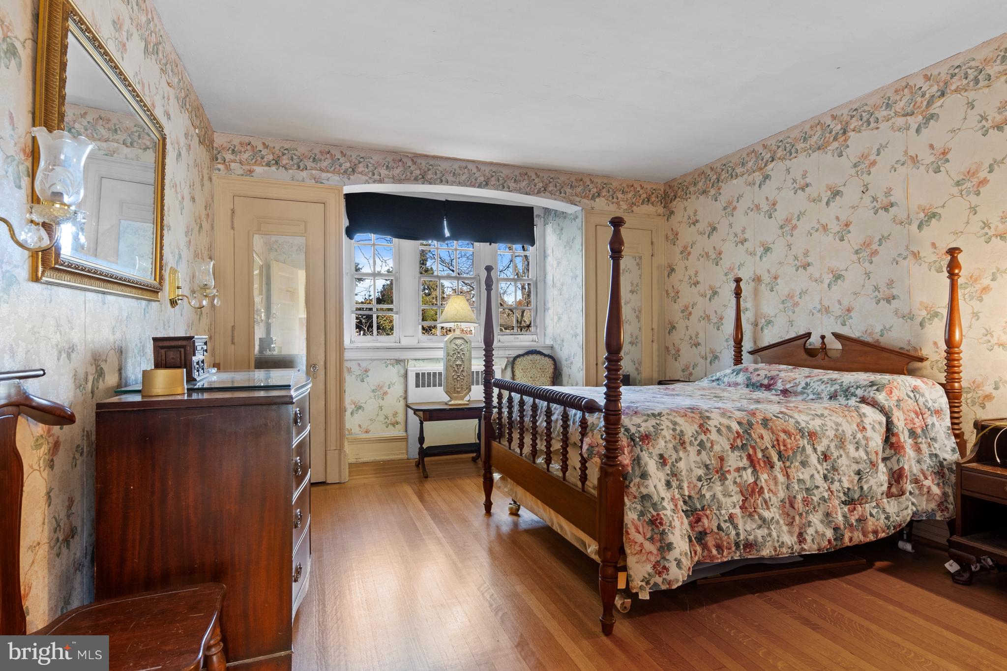 1908 WOODLAWN AVENUE