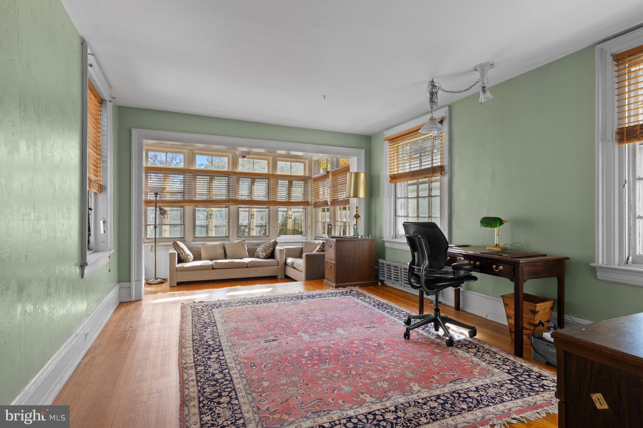 1908 WOODLAWN AVENUE