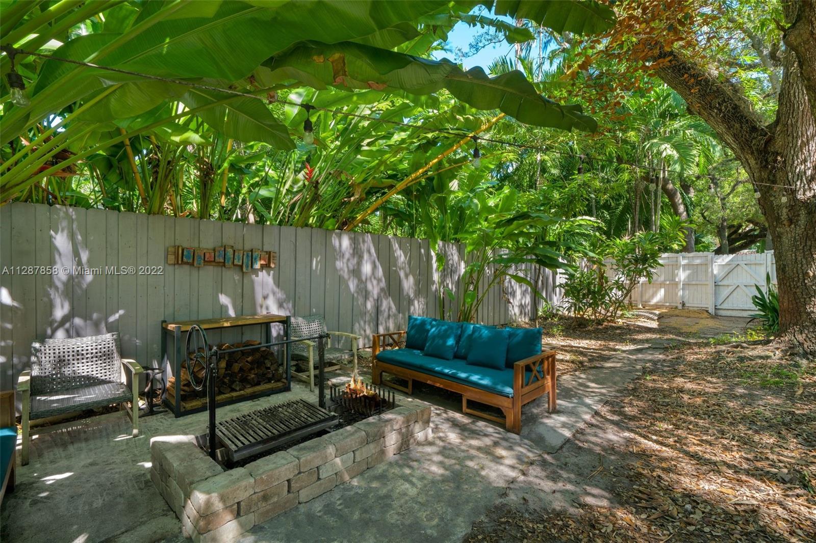 842 NW 9th Ct