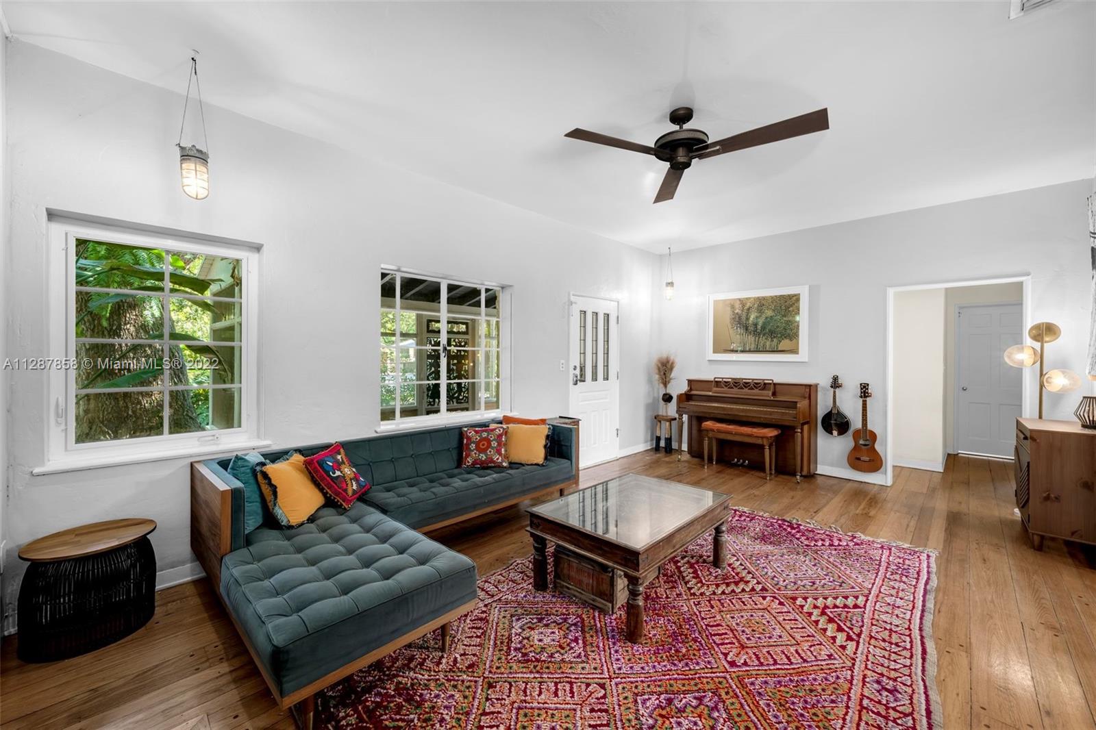 842 NW 9th Ct