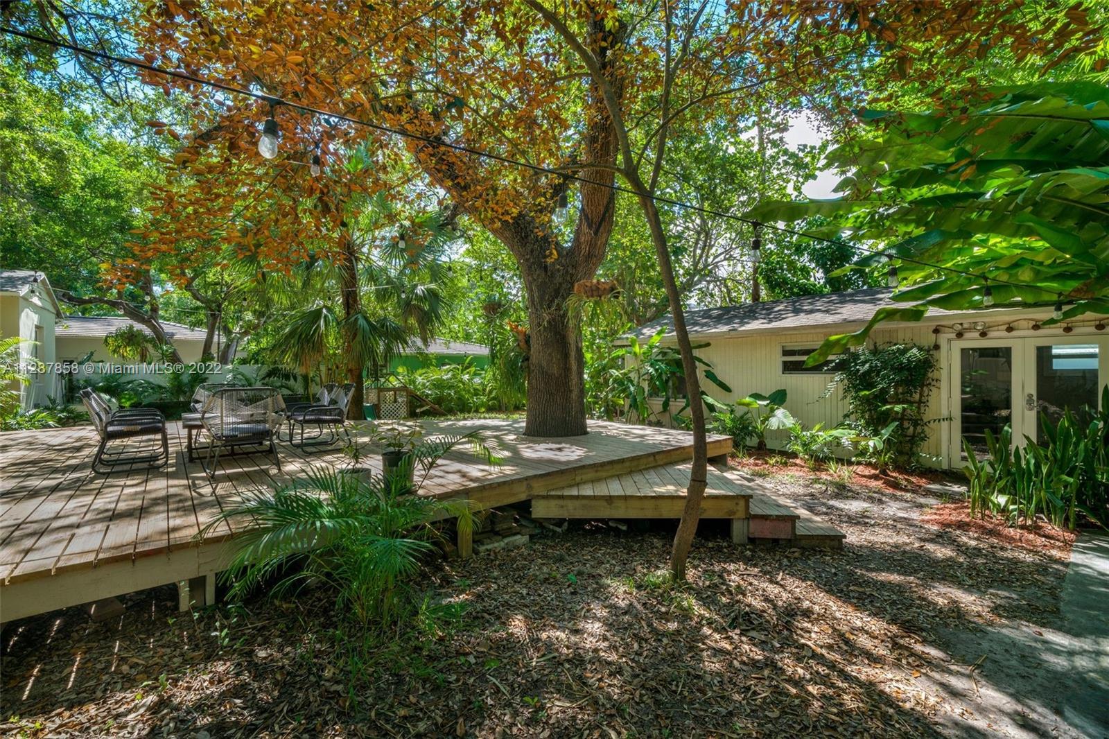 842 NW 9th Ct