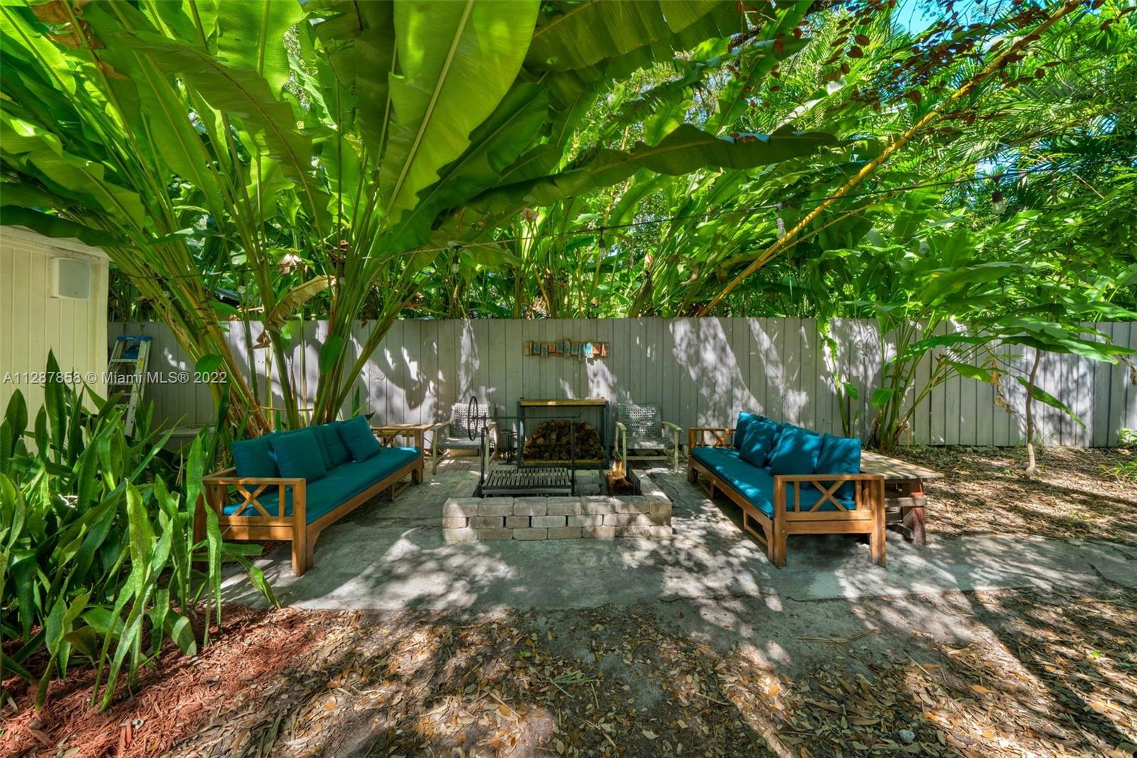 842 NW 9th Ct